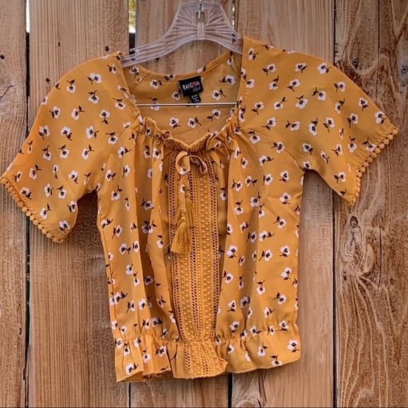 🌸Ransom Girl Blouse with Crocheted Patch on Front 🌸 - Picture 2 of 9